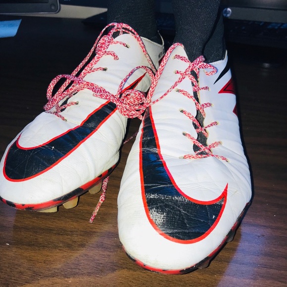 Nike Hypervenom - Picture 1 of 4